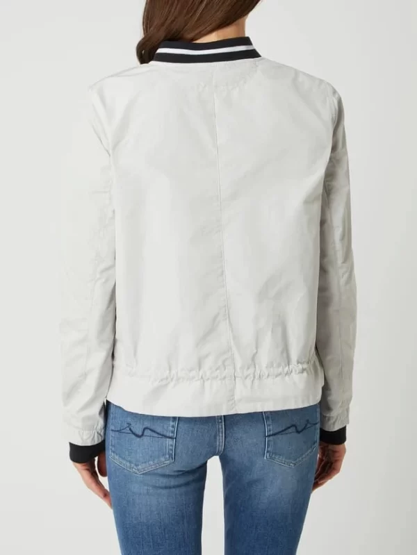 Amber & June Blouson Mit Zweiwege-Reißverschluss – Sand 6
