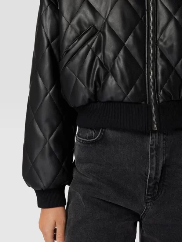 REVIEW Bomberjacke In Leder-Optik – Schwarz 4