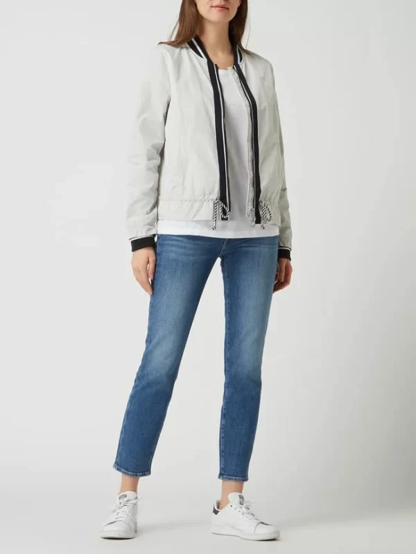 Amber & June Blouson Mit Zweiwege-Reißverschluss – Sand 1