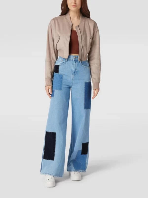 Guess Cropped Jacke In Velours-Optik – Taupe 1
