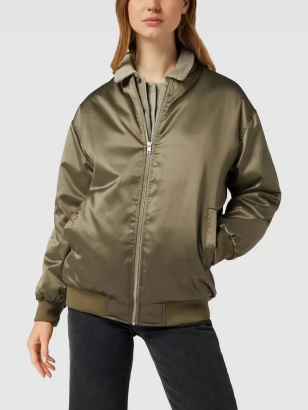 URBAN CLASSICS OVERSIZED Bomberjacke Aus Satin Modell ‘Oversized Satin Bomber’ – Lindgrün 5