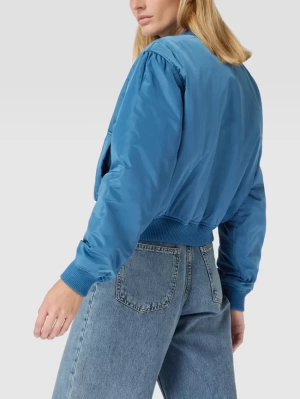 Ana Johnson X P&C Cropped Bomberjacke Mit Eingrifftaschen – Ana Johnson X P&C – Blau 6
