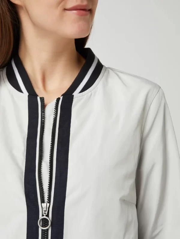 Amber & June Blouson Mit Zweiwege-Reißverschluss – Sand 4