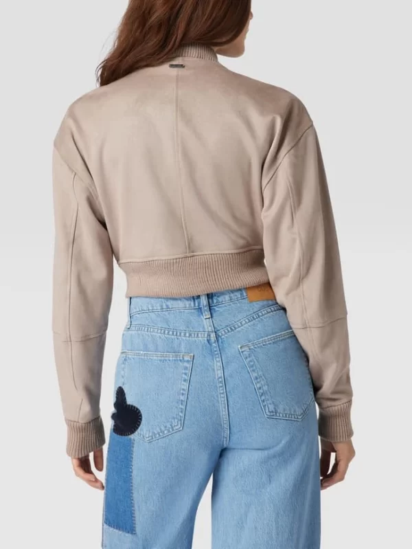Guess Cropped Jacke In Velours-Optik – Taupe 6